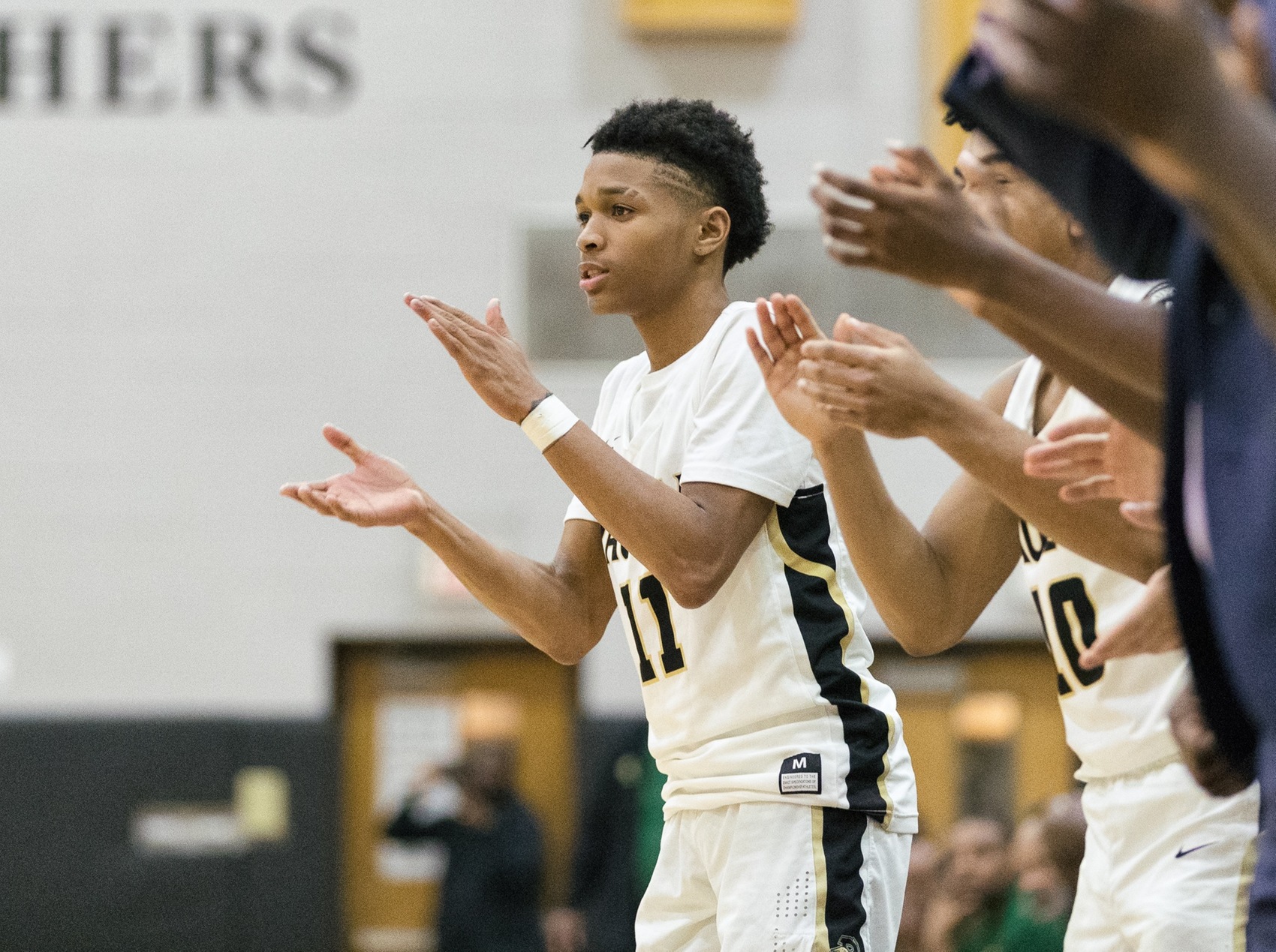 Paul VI freshman guard bursts onto national scene, with ‘Momma LaVar’ by his side